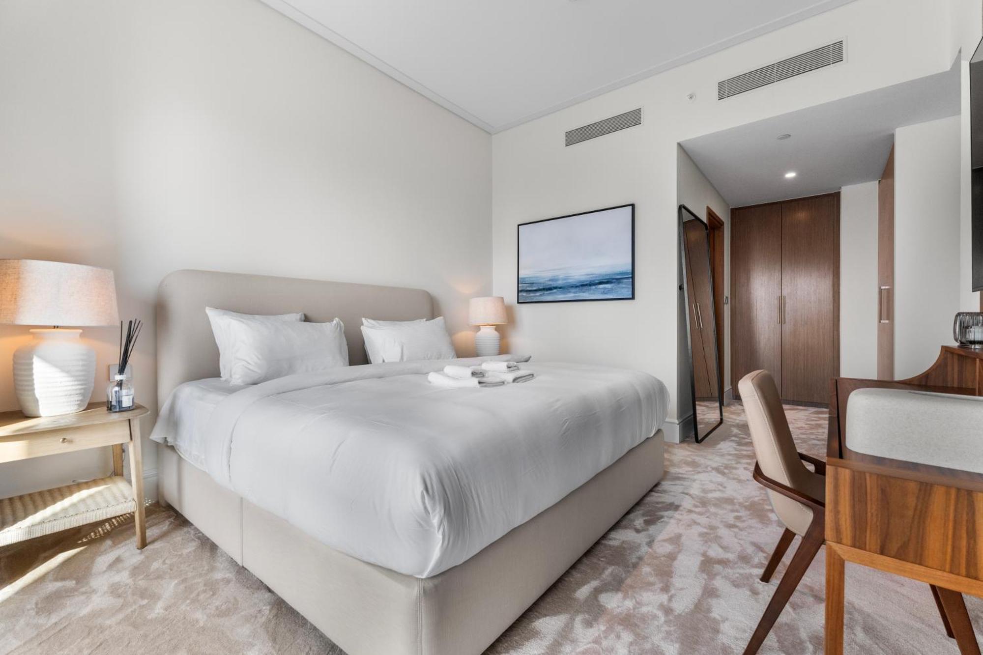 Apartment Full Fountain And Burj View - 3br Burj Royale Dubai