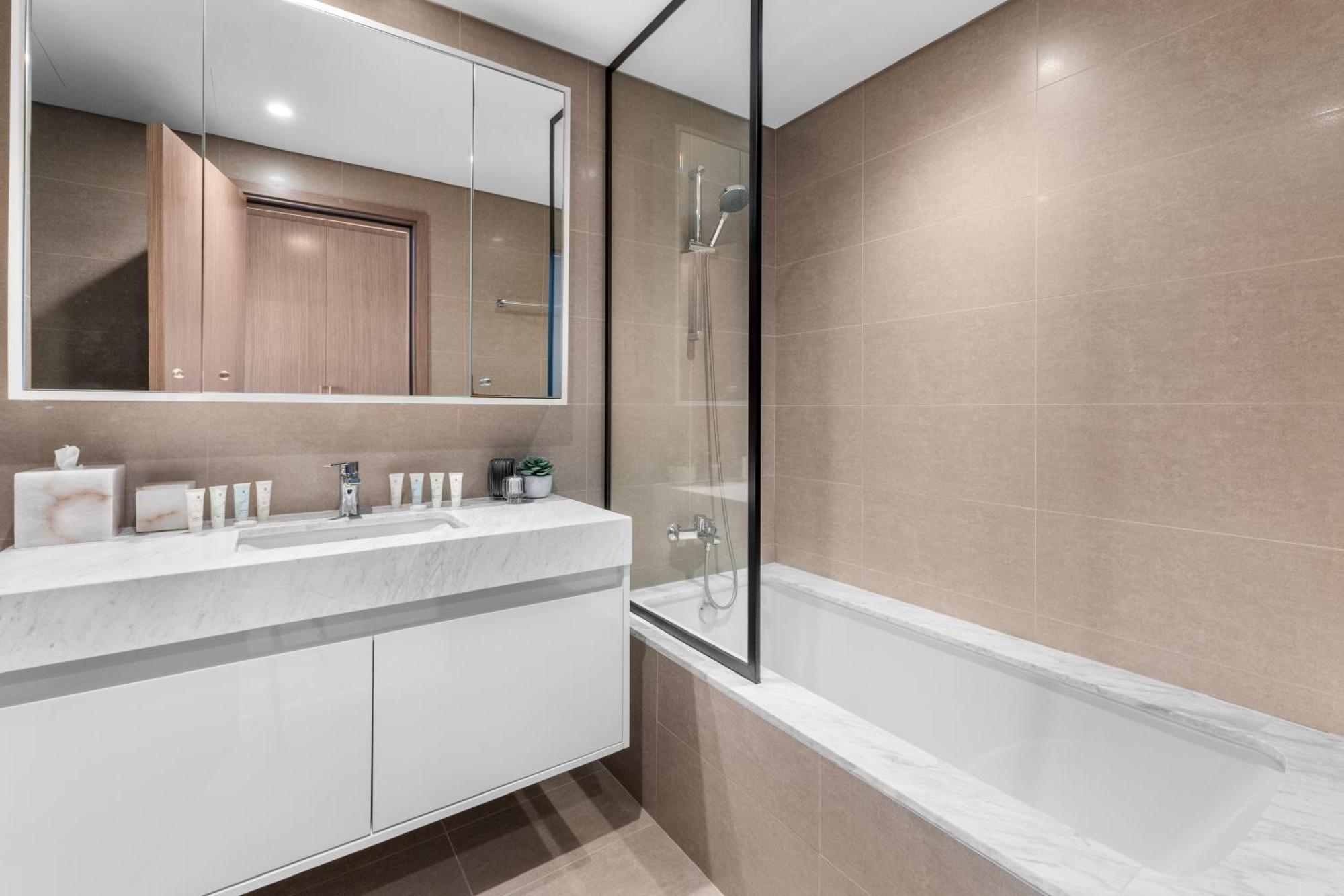 Full Fountain And Burj View - 3br Burj Royale Apartment *